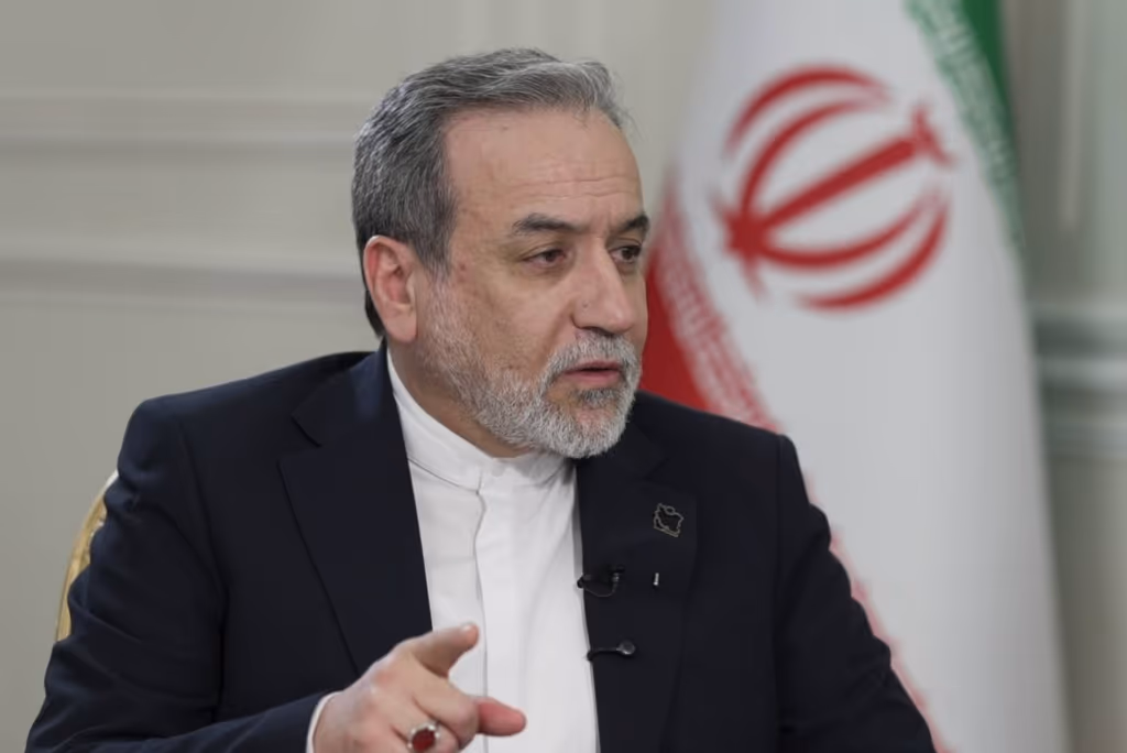 “Até onde eu sei”, Khamenei está vivo, diz chanceler do Irã