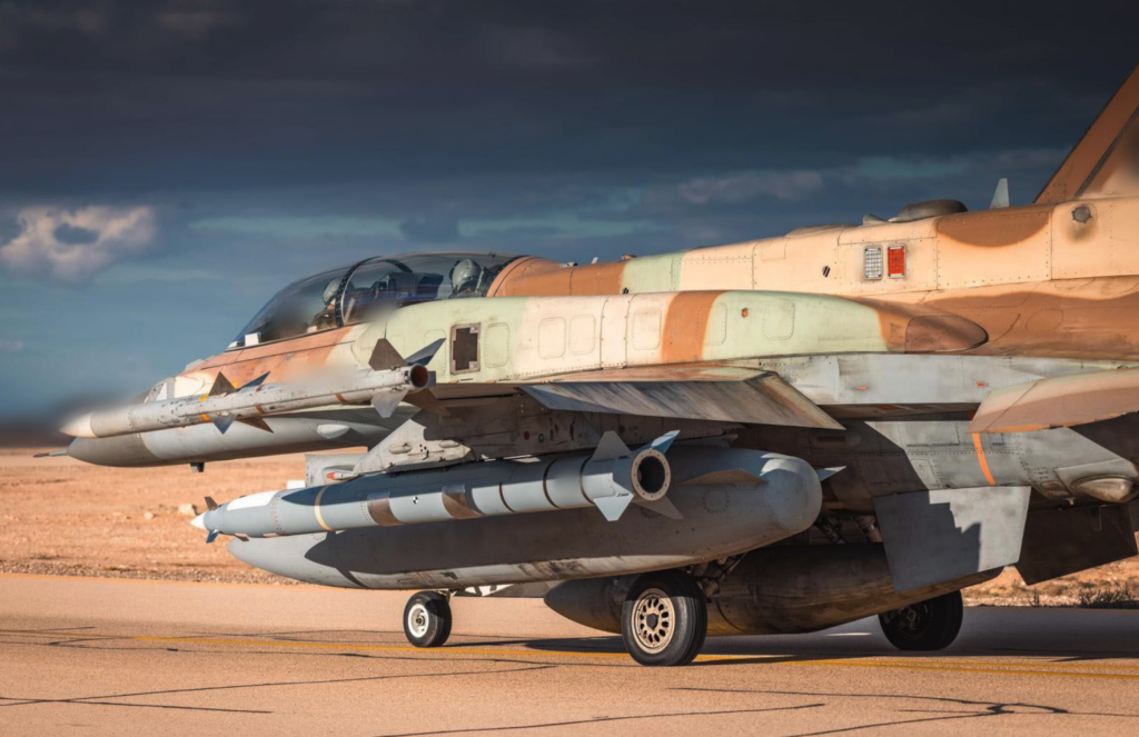 Ataque aéreo de Israel contra o Irã é o maior da história do país