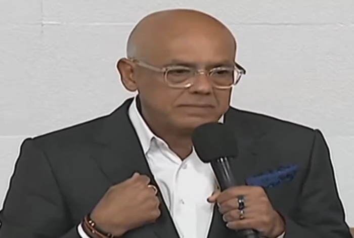 Crusoé: Irmão de Delcy promete libertar todos os presos políticos até sexta-feira