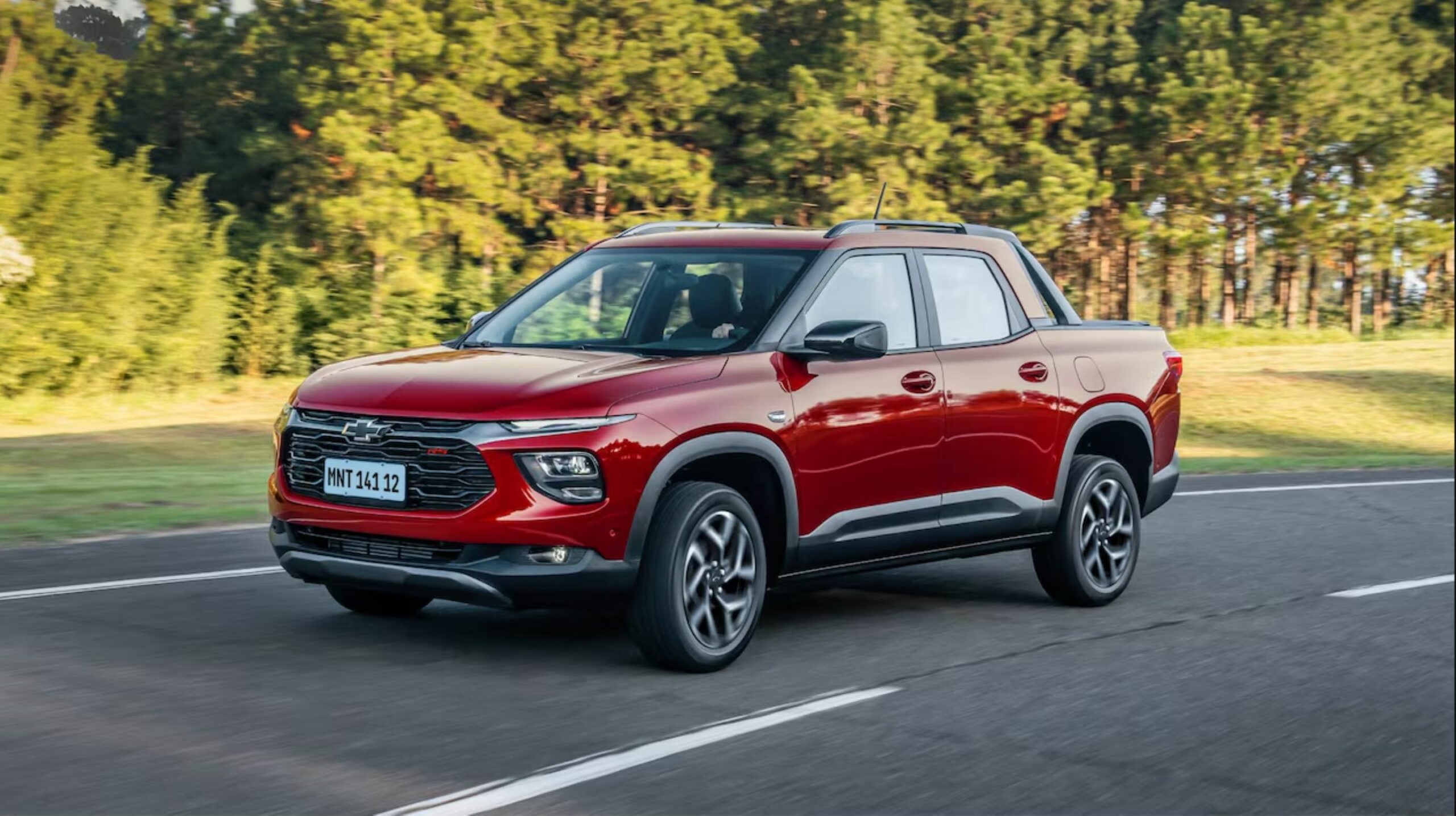 Com motor turbo e caçamba de 874 L, a Chevrolet Montana conquista até quem não precisa de picape