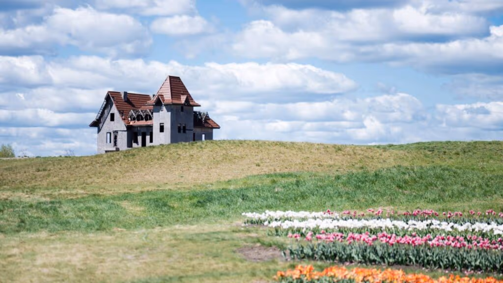 Comprei a casa na fazenda de 1908 dos meus bisavós e a trouxe de volta à vida, cômodo por cômodo