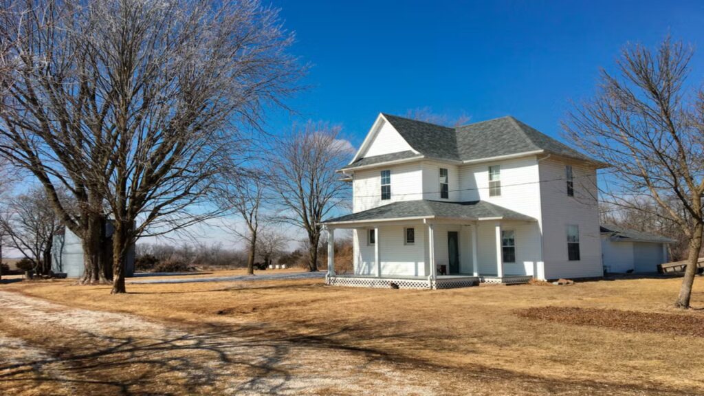Comprei a casa na fazenda de 1908 dos meus bisavós e a trouxe de volta à vida, cômodo por cômodo