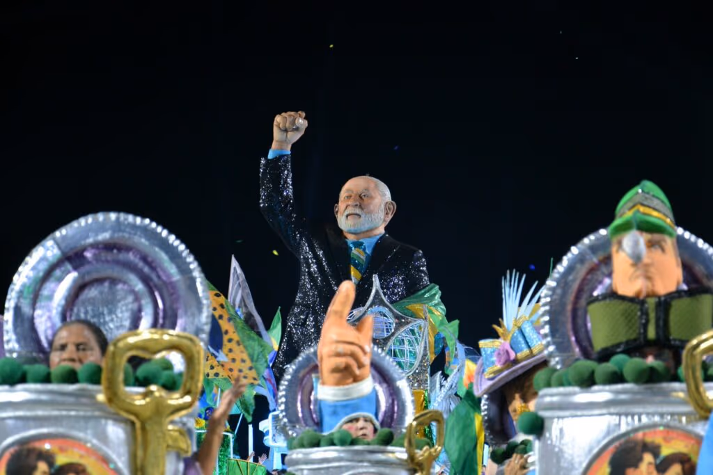 “Manifestação da liberdade de expressão artística”, diz PT sobre desfile