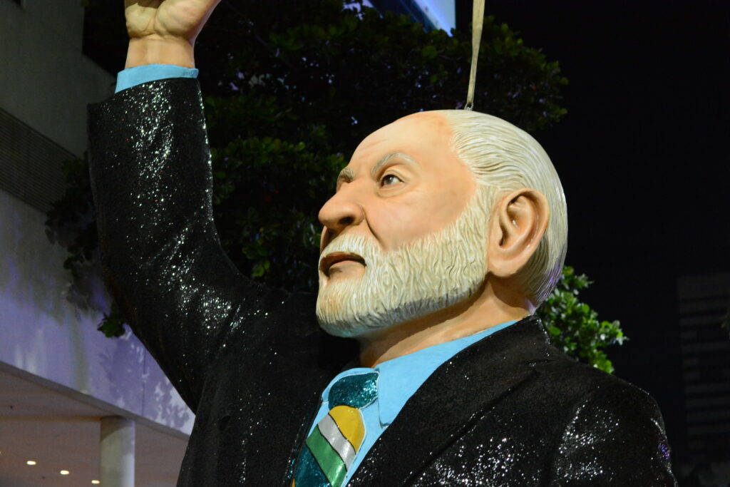 Seif diz que acionará TSE contra desfile que homenageou Lula na Sapucaí