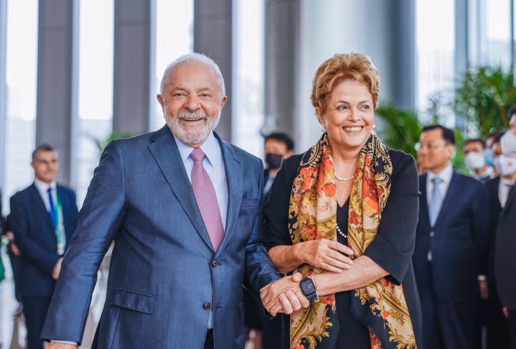 Crusoé: Lula troca nome de Dilma por ex-freira do PT