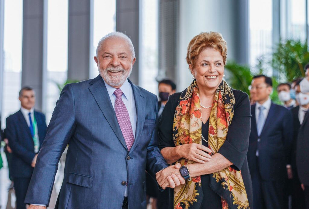 Crusoé: Lula troca nome de Dilma por ex-freira do PT