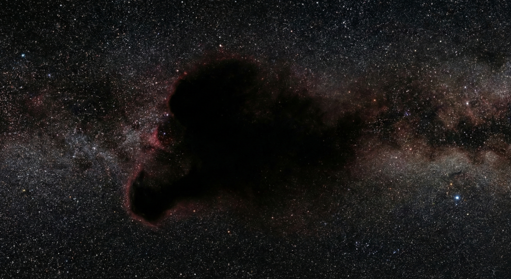Algo pode estar escondido por dentre as estrelas