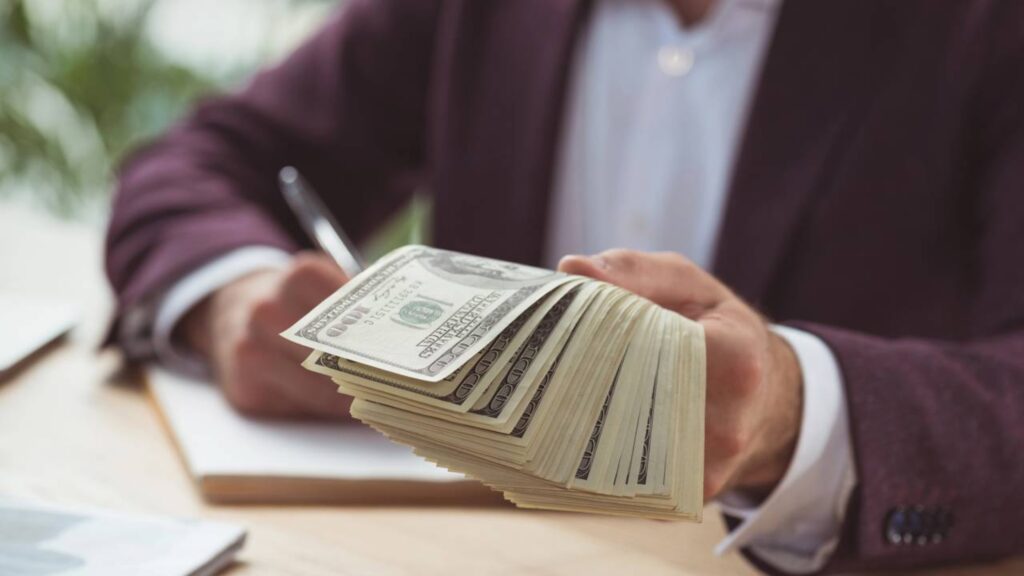 Homem faz doação anônimo de 220.000 euros para atividades extracurriculares em um orfanato