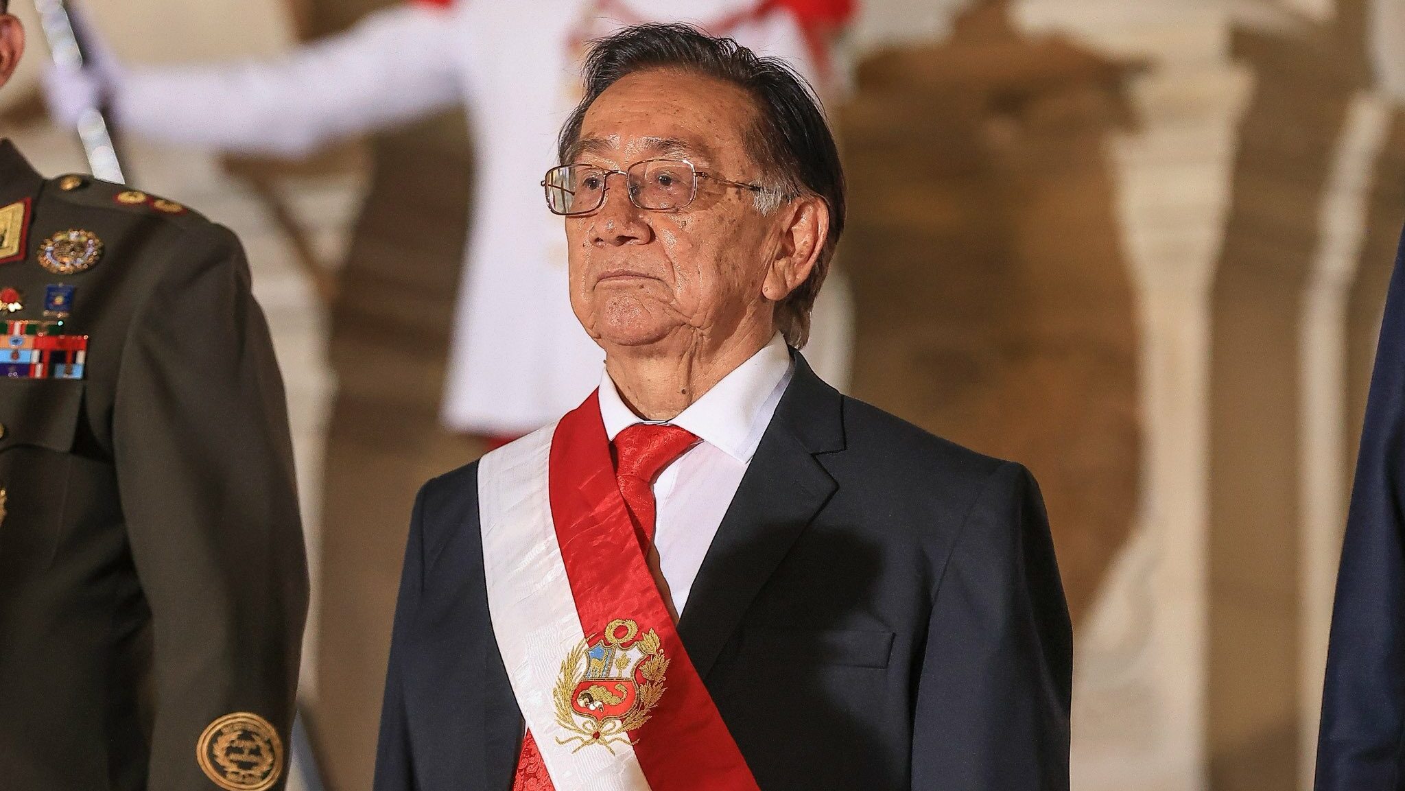 José María Balcázar é eleito presidente interino do Peru