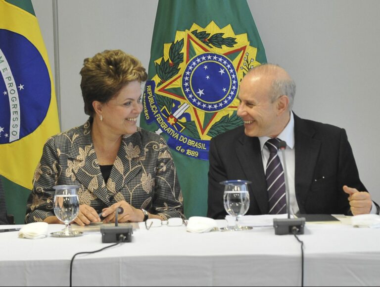 Crusoé: Guido Mantega prova o seu valor