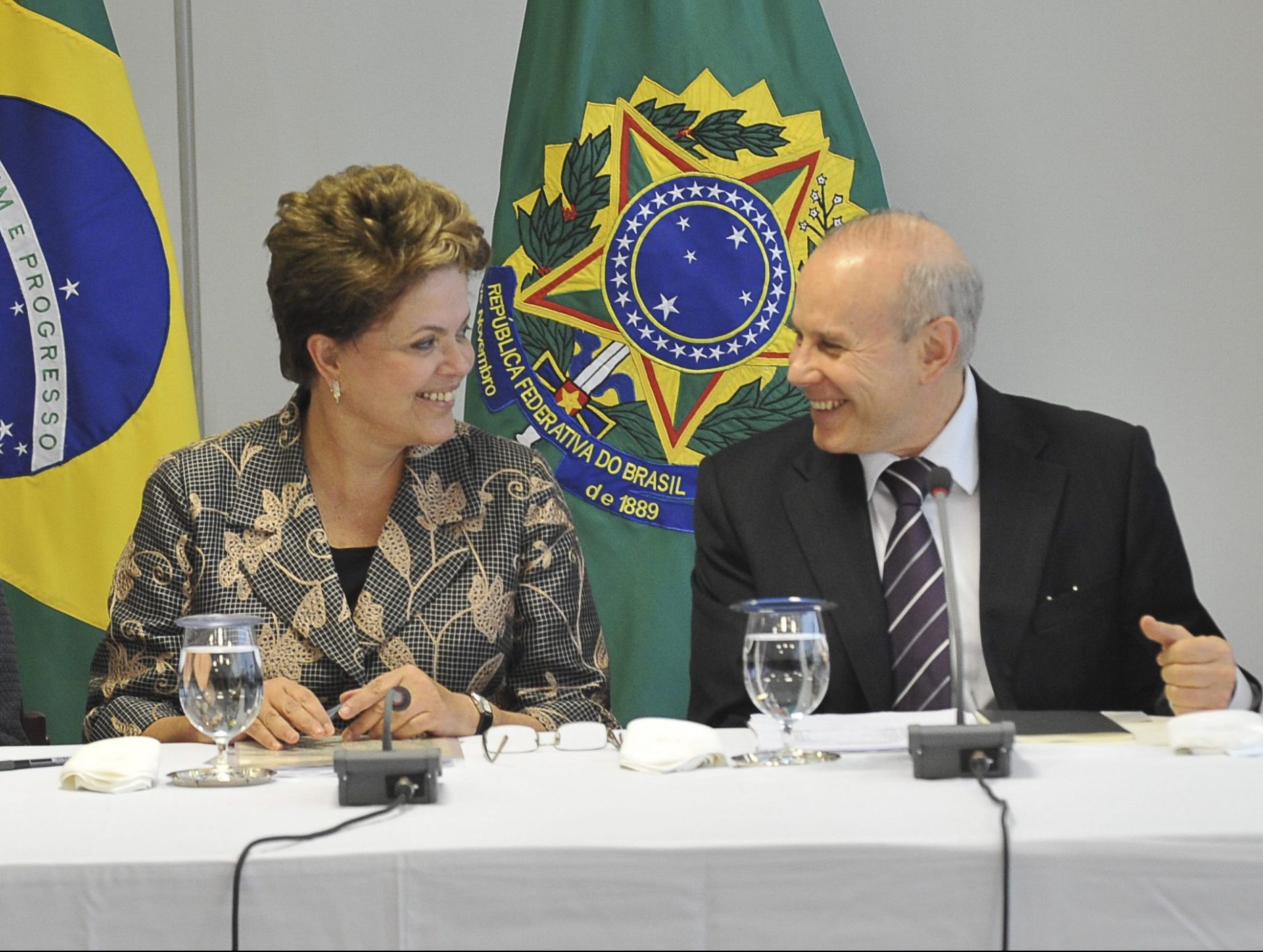 Crusoé: Guido Mantega prova o seu valor