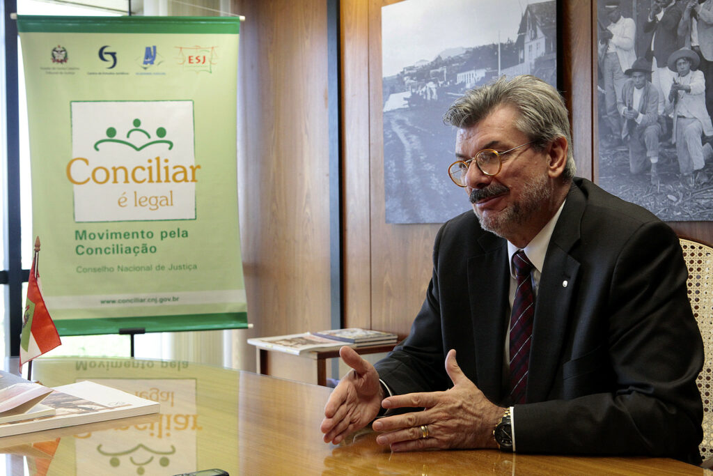 Buzzi alega dificuldades de ‘equilíbrio’ e pede arquivamento de denúncia no STJ