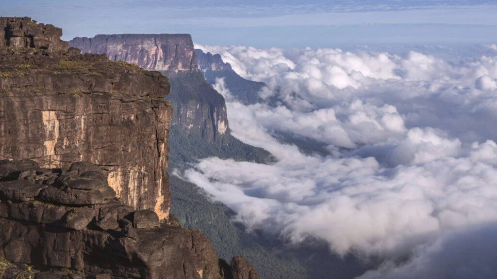 Monte Roraima é um dos lugares mais incríveis do mundo e o motivo vai além da paisagem