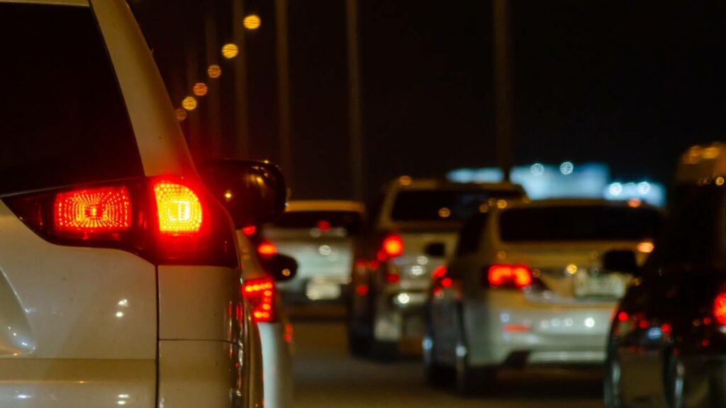 Novas regras para motoristas a partir de 7 de julho exige que os carros sejam equipados com nova luz de freio