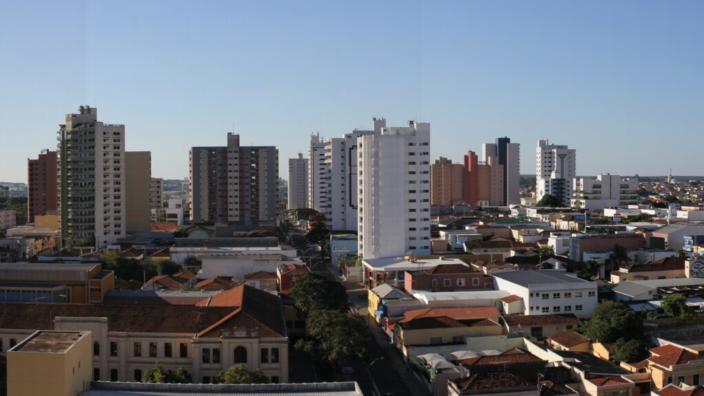 A Capital Nacional da Tecnologia: a cidade do interior com 1 doutor a cada 100 habitantes impressiona com qualidade de vida expecional