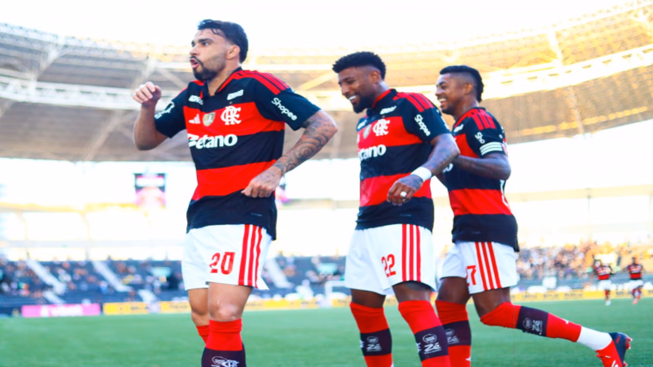 Paquetá desencanta no clássico contra o Botafogo e Flamengo segue vivo no Carioca