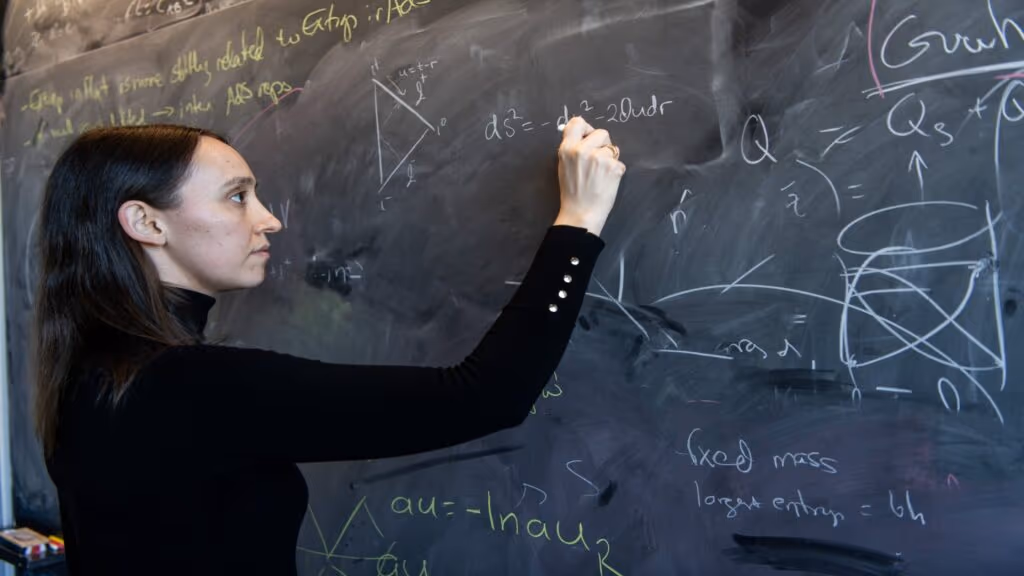 Vista como o novo Albert Einstein, mulher de 33 anos já construiu avião, é doutora em Harvard e foi citada por Stephen Hawking