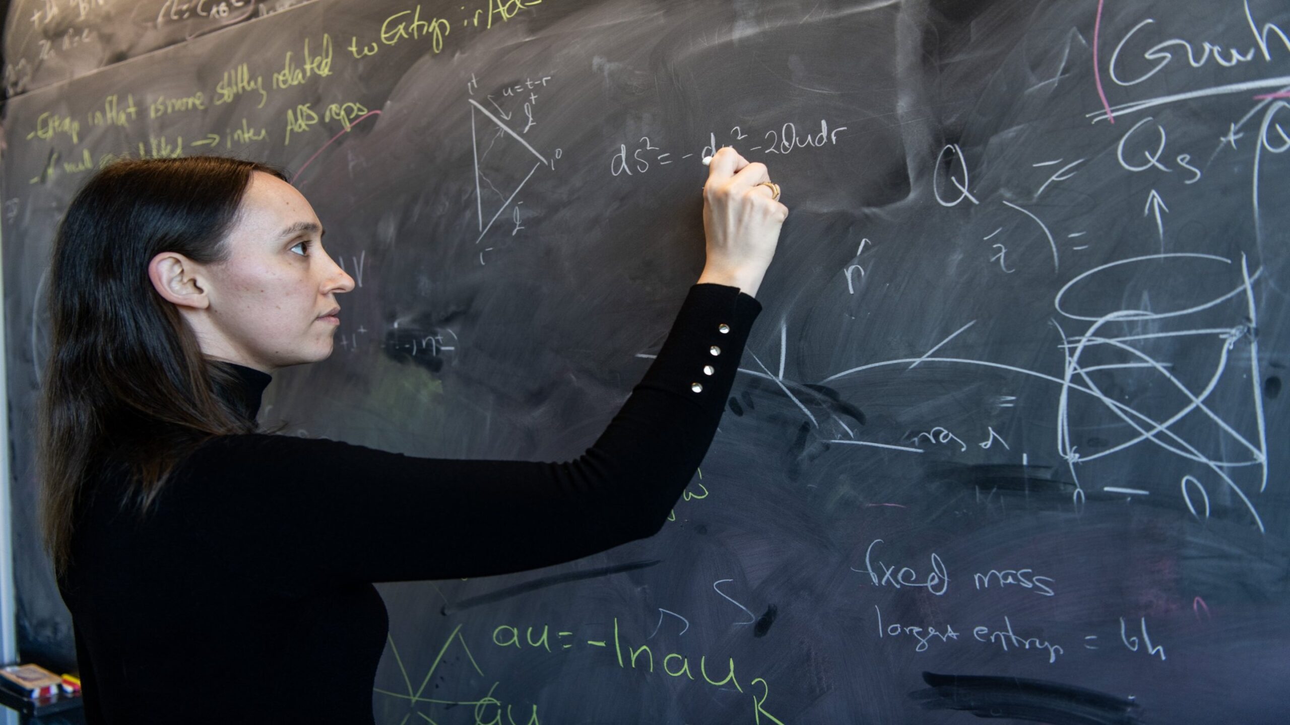 Vista como o novo Albert Einstein, mulher de 33 anos já construiu avião, é doutora em Harvard e foi citada por Stephen Hawking