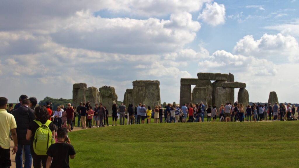 O que é Stonehenge e por que esse monumento desperta tanta curiosidade