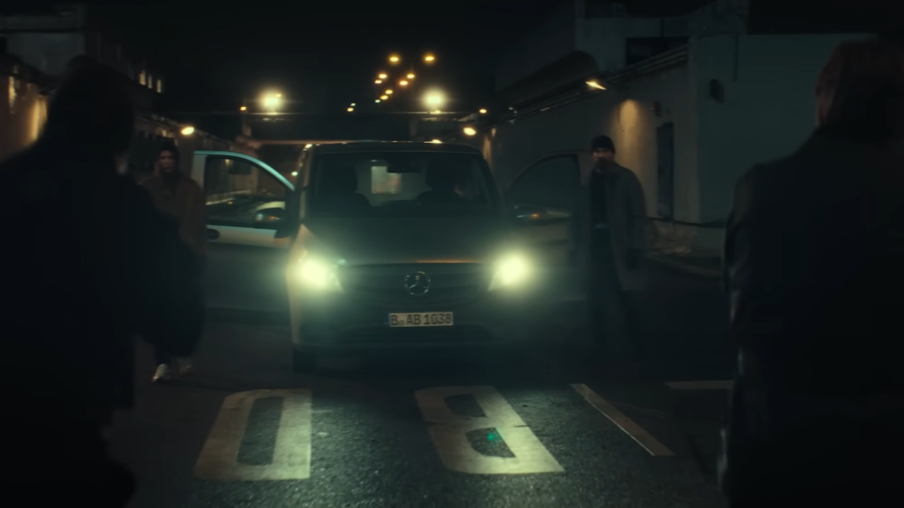 A série alemã Unfamiliar explodiu na Netflix com espionagem, família e um segredo que desmorona em minutos