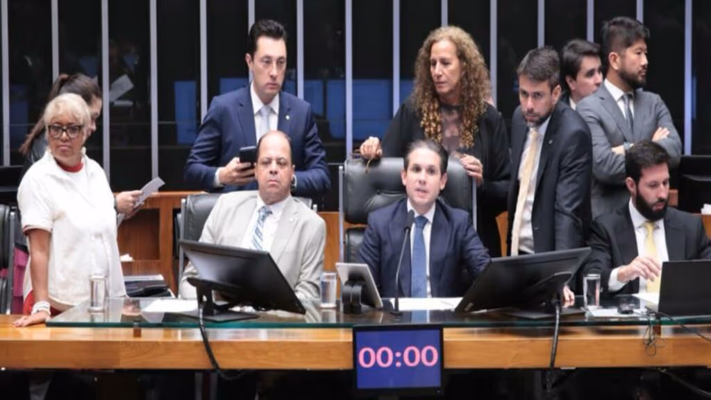 Deputado apresenta projeto para barrar alta de imposto sobre importados