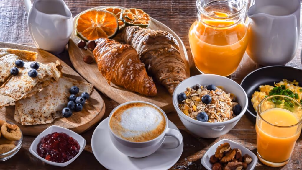 7 alimentos proibidos no café da manhã que muita gente consome sem perceber