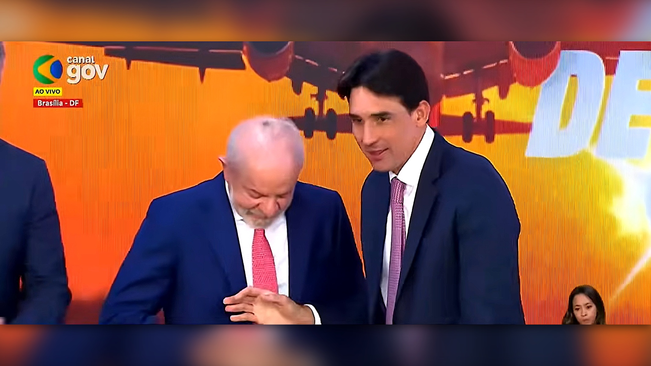 O que é a mancha escura na cabeça de Lula?