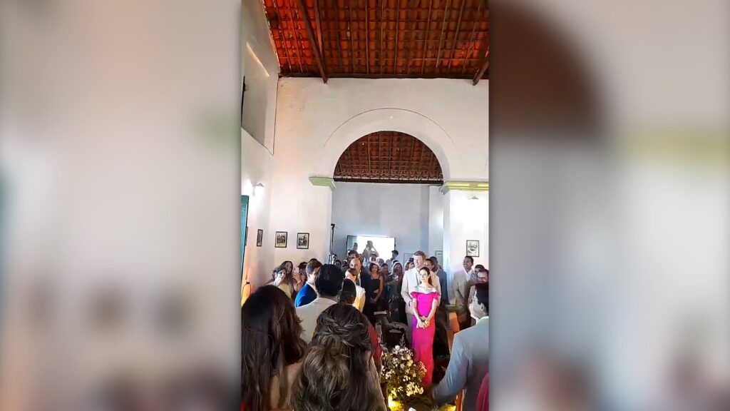 Moraes é tietado no casamento de João Campos e Tabata Amaral