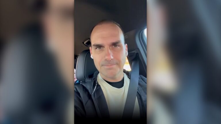 Eduardo Bolsonaro e a sociedade com Mário Frias nas eleições de 2022