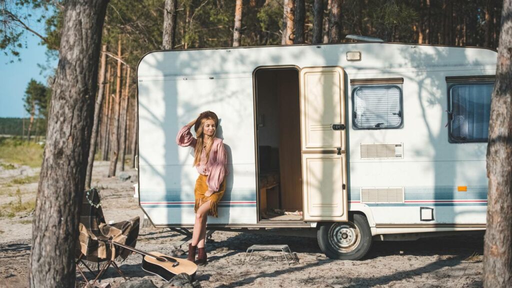 Crise do aluguel faz crescer o número de pessoas vivendo em caravanas
