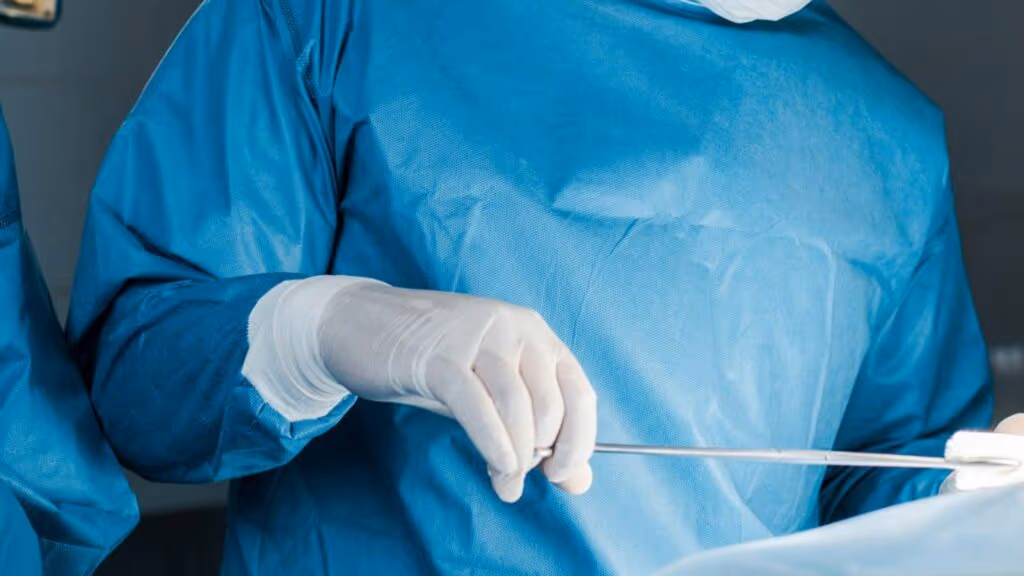 Médico viajou para a África para operar mais de 100 crianças gratuitamente: “Eles me fizeram sentir que eu servia para alguma coisa na vida”