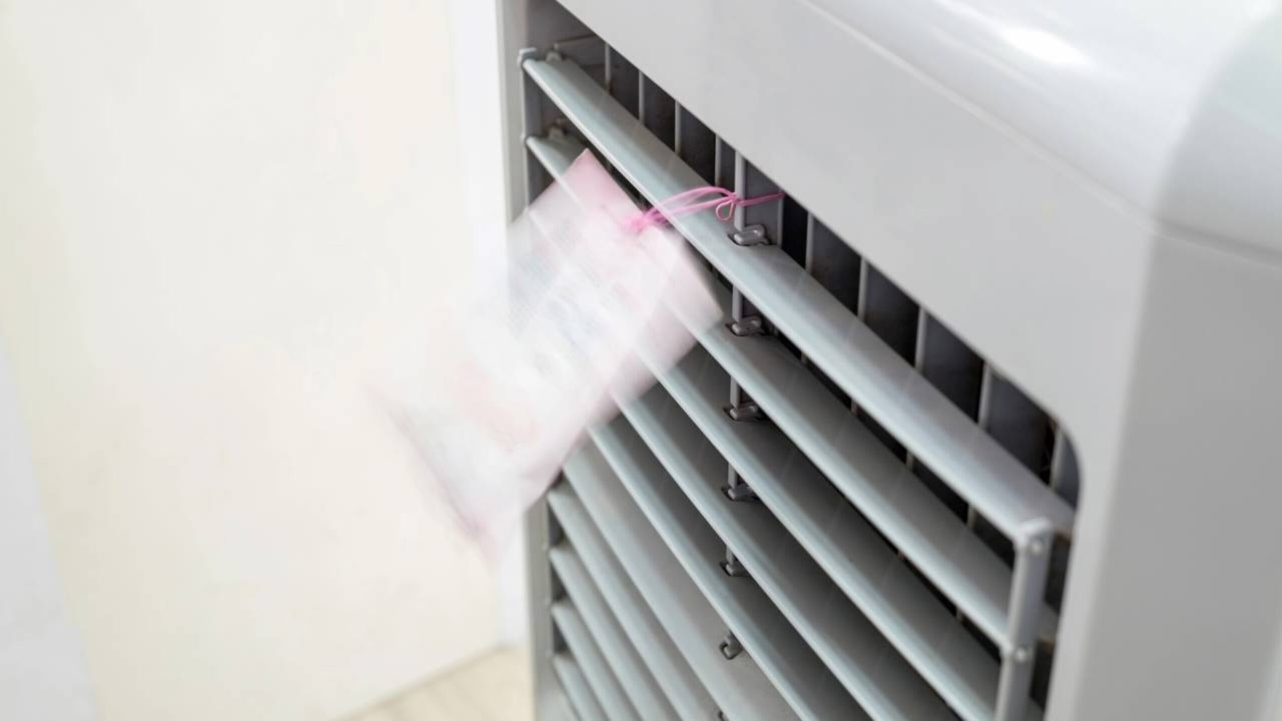 O que diz a lei sobre usar ventilador evaporativo em locais públicos no Brasil
