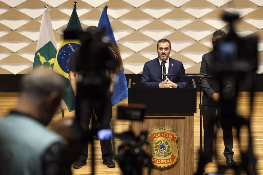 Mendonça limita influência do diretor da PF no caso Master