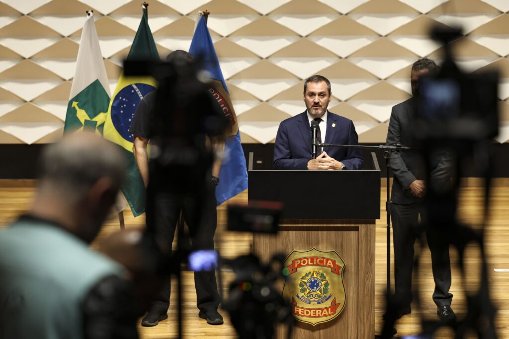 Mendonça limita influência do diretor da PF no caso Master