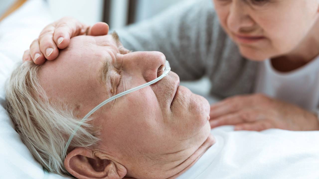 Como o corpo funciona durante o coma e o que a medicina observa nesses estados