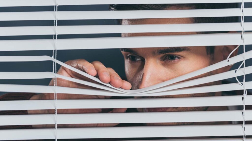 8 sinais silenciosos de que você está com as pessoas erradas
