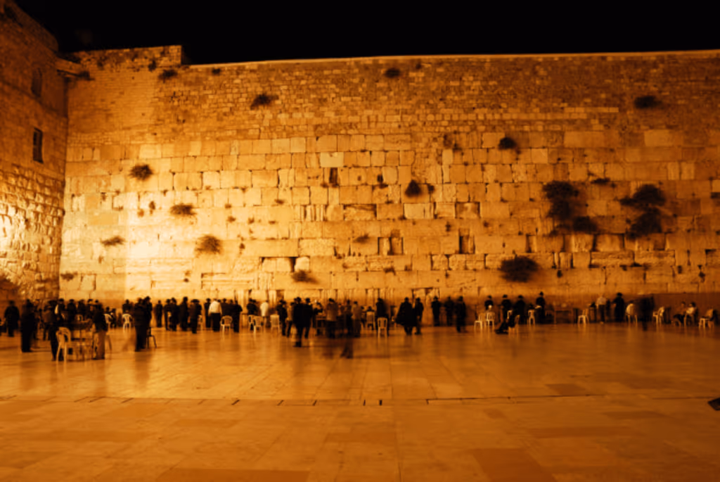 Israel: projeto ameaça oração mista no Muro das Lamentações