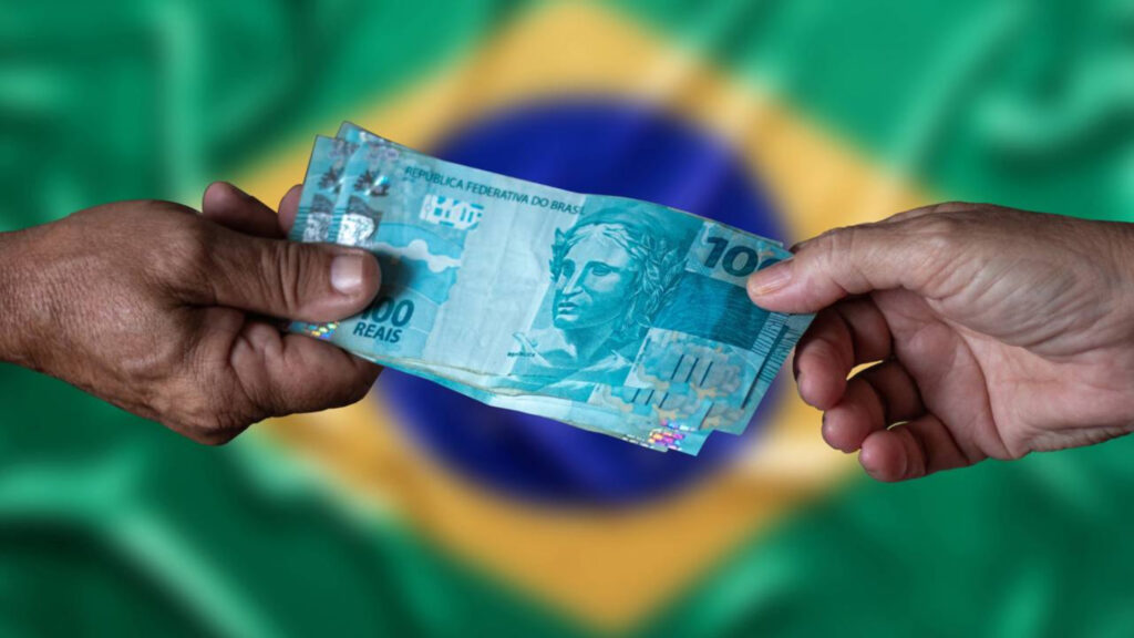Aluguel em espécie é legal? Veja o que a legislação permite hoje