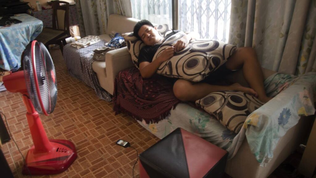 Segredos que você precisa saber sobre dormir com ventilador ligado durante a noite
