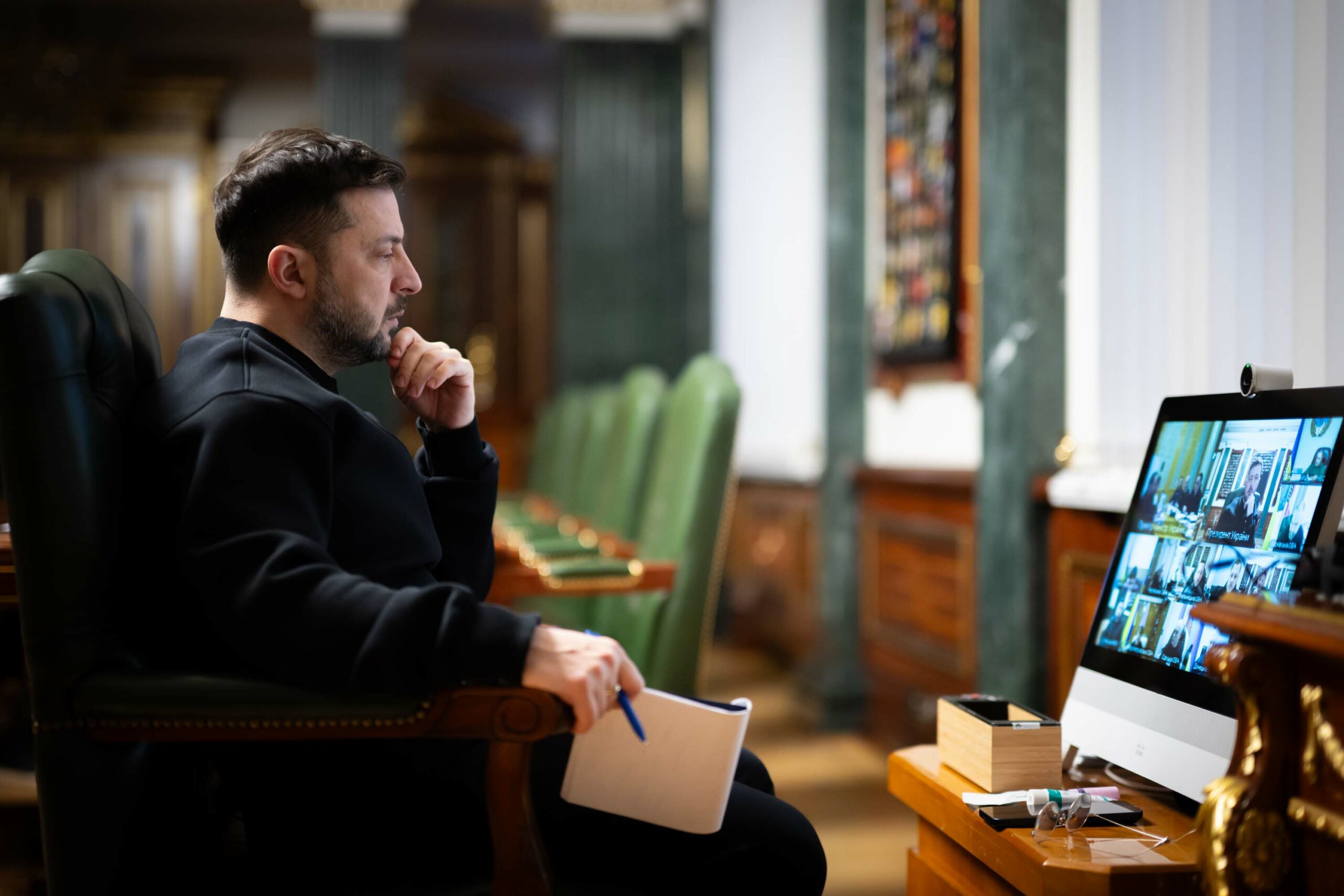 Zelensky critica EUA por ignorar apoio russo ao Irã: “Confiam em Putin”