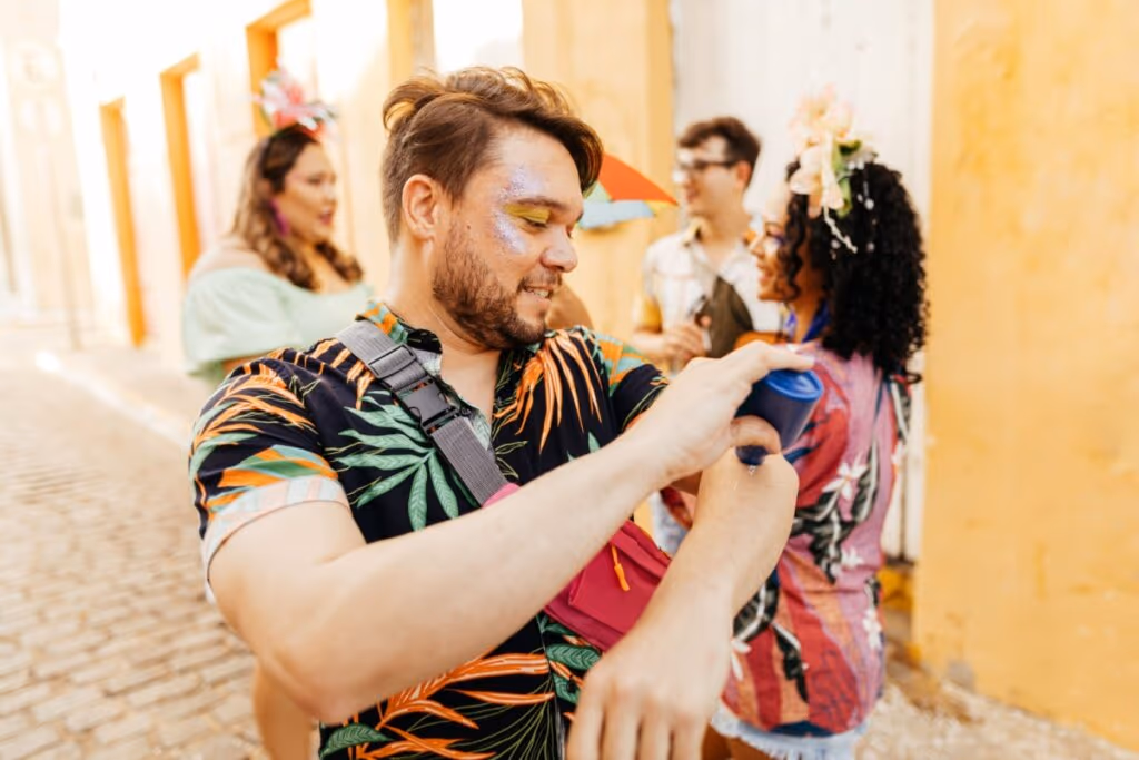 8 cuidados básicos para curtir o Carnaval sem perder de vista a saúde