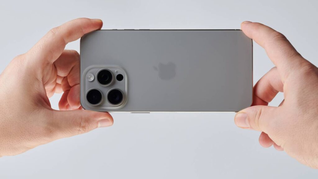 4 celulares melhores que o iPhone 17 e mais baratos que estão chamando atenção em 2026