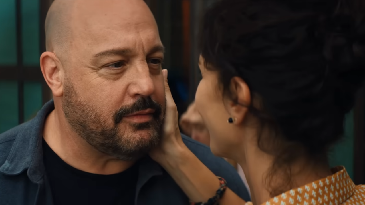 A comédia romântica Solo Mio muda a trajetória de Kevin James e conquista críticos
