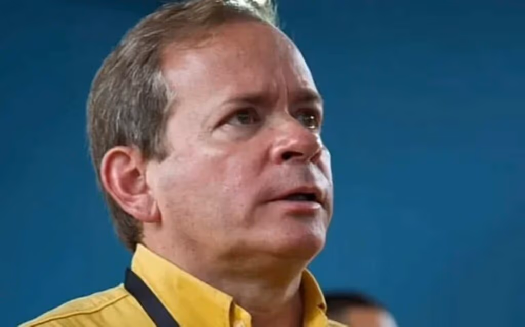 Opositor venezuelano volta à prisão domiciliar 12 horas após soltura