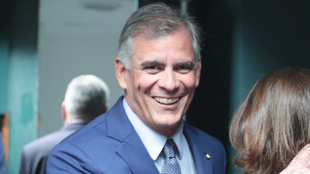 Leur Lomanto Jr. assume comando da CCJ da Câmara
