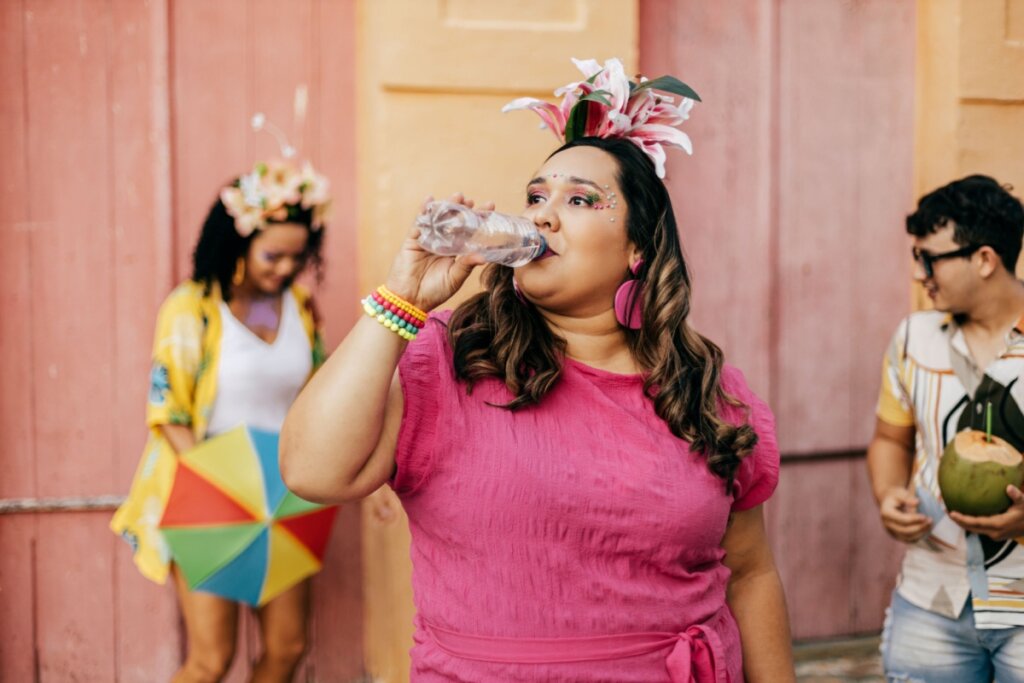 6 dicas para evitar problemas gastrointestinais no Carnaval