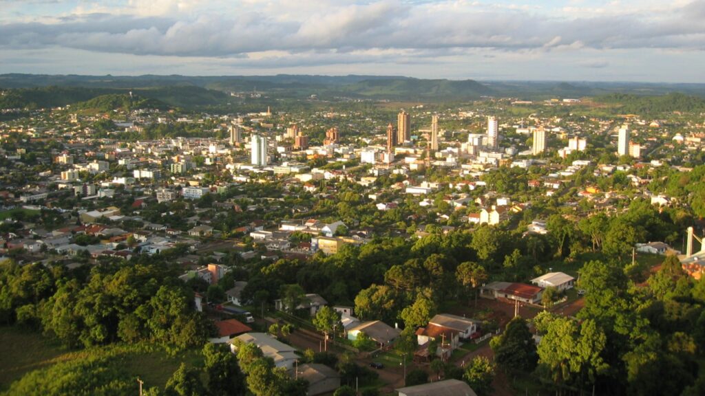 A capital do ar puro no interior do Paraná: cidade onde as manhãs de geada parecem cena de filme europeu