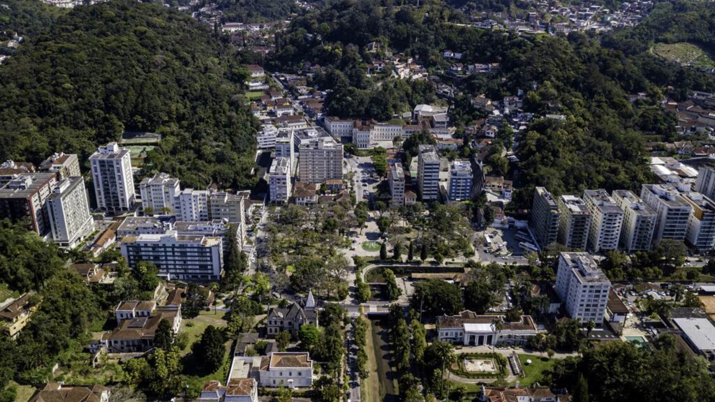 Onde o ar é tão puro que parece outro país: essa cidade fluminense lidera o ranking de segurança do Rio e tem clima ameno o ano inteiro