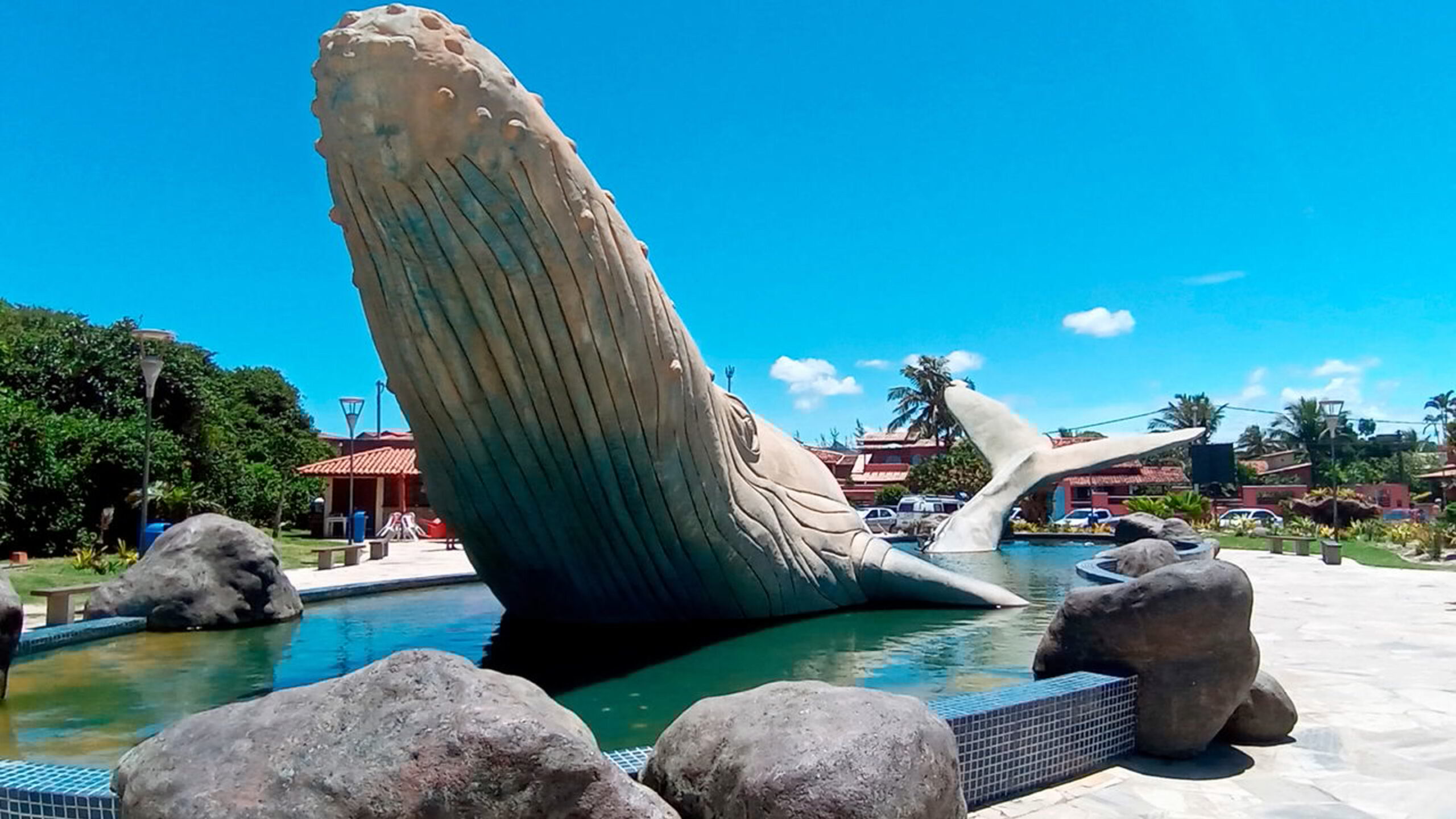 Uma cidade que conquista novos moradores no litoral pela qualidade de vida e praias tranquilas