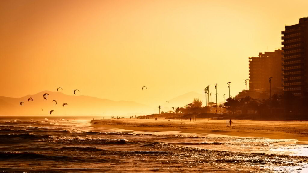 A cidade que mais conquistou novos moradores no litoral pela sua qualidade de vida e praias tranquilas